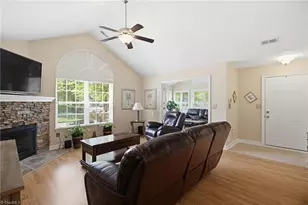 5559 Prosperity View Dr, Charlotte, NC 28269 - Photo 10