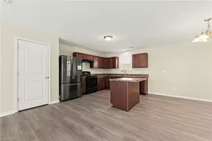 4586 Sun Valley Ln, Kernersville, NC 27284 - Photo 4