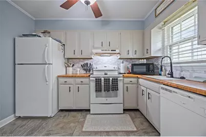 1105 Robin Hood Road #F, High Point, NC 27262 - Photo 14