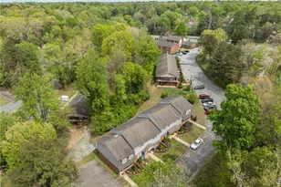 1105 Robin Hood Rd, High Point, NC 27262 - Photo 38