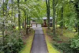 437 Valleymeade Dr, Kernersville, NC 27284 - Photo 2