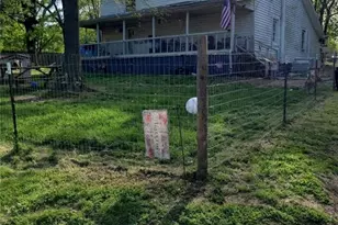 209 Howe St, Eden, NC 27288 - Photo 2