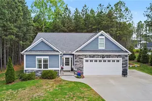 820 Sunset Pointe Dr, Salisbury, NC 28146 - Photo 2