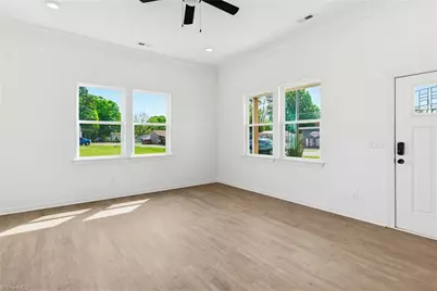 413 Bradley Street, Burlington, NC 27215 - Photo 6