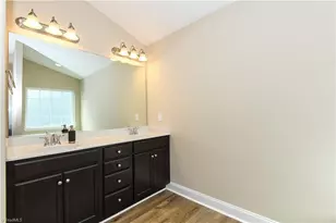 7 Cloverfield Ct, Greensboro, NC 27406 - Photo 32