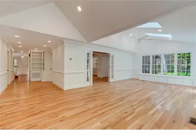 612 Willoughby Boulevard, Greensboro, NC 27408 - Photo 4