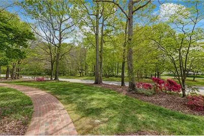 612 Willoughby Boulevard, Greensboro, NC 27408 - Photo 46