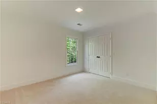 612 Willoughby Blvd, Greensboro, NC 27408 - Photo 32