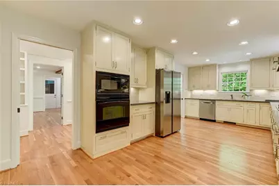 612 Willoughby Boulevard, Greensboro, NC 27408 - Photo 18