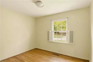 2514 Gracewood Dr, Greensboro, NC 27408 - Photo 16