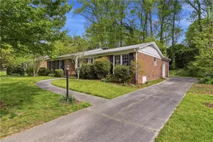 2514 Gracewood Dr, Greensboro, NC 27408 - Photo 32