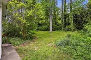 2514 Gracewood Dr, Greensboro, NC 27408 - Photo 28