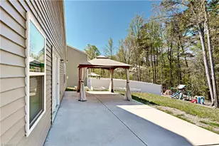 3719 Boxwood Ct, Thomasville, NC 27360 - Photo 32