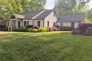 312 Willoughby Blvd, Greensboro, NC 27408 - Photo 2