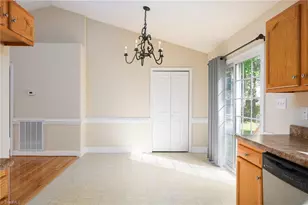 117 Forest Dr, Thomasville, NC 27360 - Photo 10