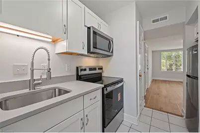 1700 N Elm Street #D3, Greensboro, NC 27408 - Photo 8