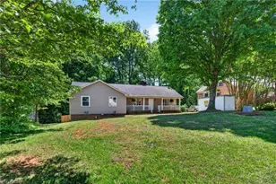 7 Holly Crest Ct, Greensboro, NC 27410 - Photo 2