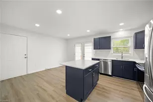 4 Carpenter Ct, Greensboro, NC 27403 - Photo 12