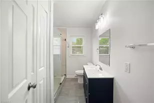 4 Carpenter Ct, Greensboro, NC 27403 - Photo 20