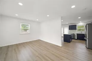 4 Carpenter Ct, Greensboro, NC 27403 - Photo 6