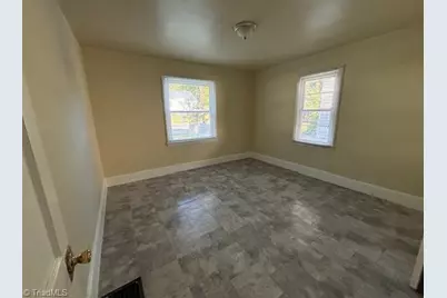 2721 Ivy Avenue, Winston-Salem, NC 27105 - Photo 10
