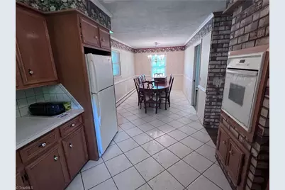 904 Blackstone Circle, Thomasville, NC 27360 - Photo 22