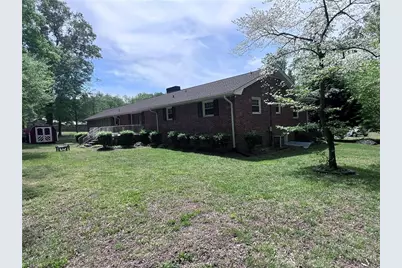 904 Blackstone Circle, Thomasville, NC 27360 - Photo 6