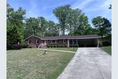 904 Blackstone Circle, Thomasville, NC 27360 - Photo 2