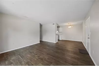 2240 Sunderland Road, Winston-Salem, NC 27103 - Photo 8