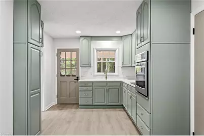 4605 Southall Drive, Greensboro, NC 27406 - Photo 8