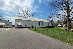 106 N Key St, Pilot Mountain, NC 27041 - Photo 4