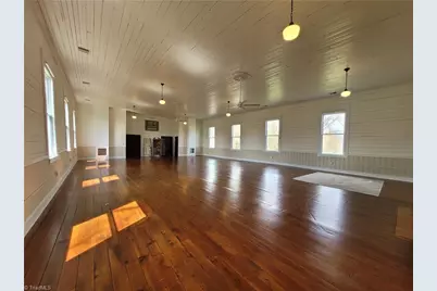 106 N Key Street, Pilot Mountain, NC 27041 - Photo 10