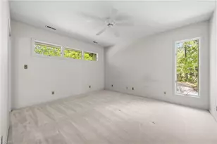 129 Forest Park Dr, Thomasville, NC 27360 - Photo 10