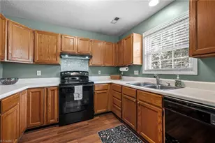 3987 Cherry Tree Dr, Greensboro, NC 27405 - Photo 14