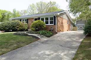 321 Clapp St, Graham, NC 27253 - Photo 2