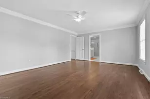 1005 Westminster Dr, Greensboro, NC 27410 - Photo 24