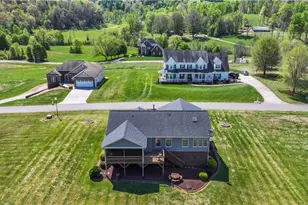 164 Mahogany Ct, Wilkesboro, NC 28697 - Photo 2