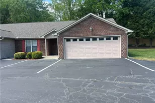 405 Pinefield Pl, Thomasville, NC 27360 - Photo 2