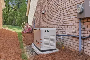 901 Kinloch Dr, Winston-Salem, NC 27107 - Photo 32