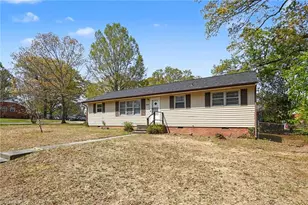 2526 Hyde St, Burlington, NC 27217 - Photo 2
