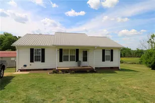 285 Raven Cir, Lexington, NC 27292 - Photo 2