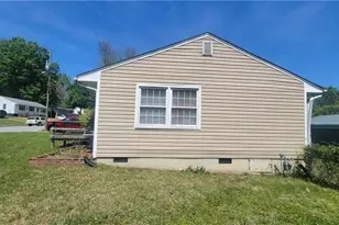 2215 Bertie St, Greensboro, NC 27403 - Photo 16