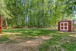 1106 Longleaf Dr, Gibsonville, NC 27249 - Photo 28