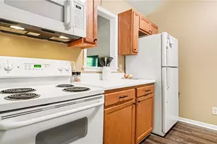 7151 Friendly Ave, Greensboro, NC 27410 - Photo 8