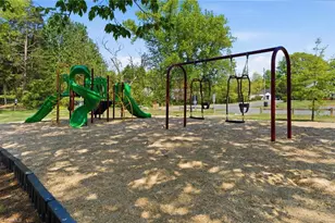 11 Franklinwood Dr, Greensboro, NC 27401 - Photo 26