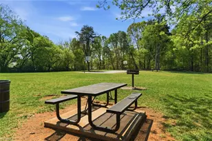 11 Franklinwood Dr, Greensboro, NC 27401 - Photo 28