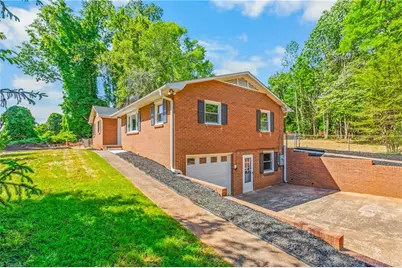 4300 Lisa Drive, Winston-Salem, NC 27103 - Photo 36