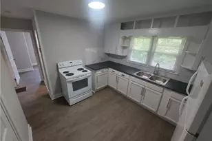 414 E Peachtree Dr, High Point, NC 27265 - Photo 2