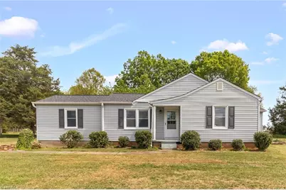 5825 Reynolda Road, Winston-Salem, NC 27106 - Photo 1