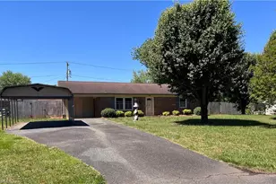 143 Jenny Ln, Pilot Mountain, NC 27041 - Photo 2